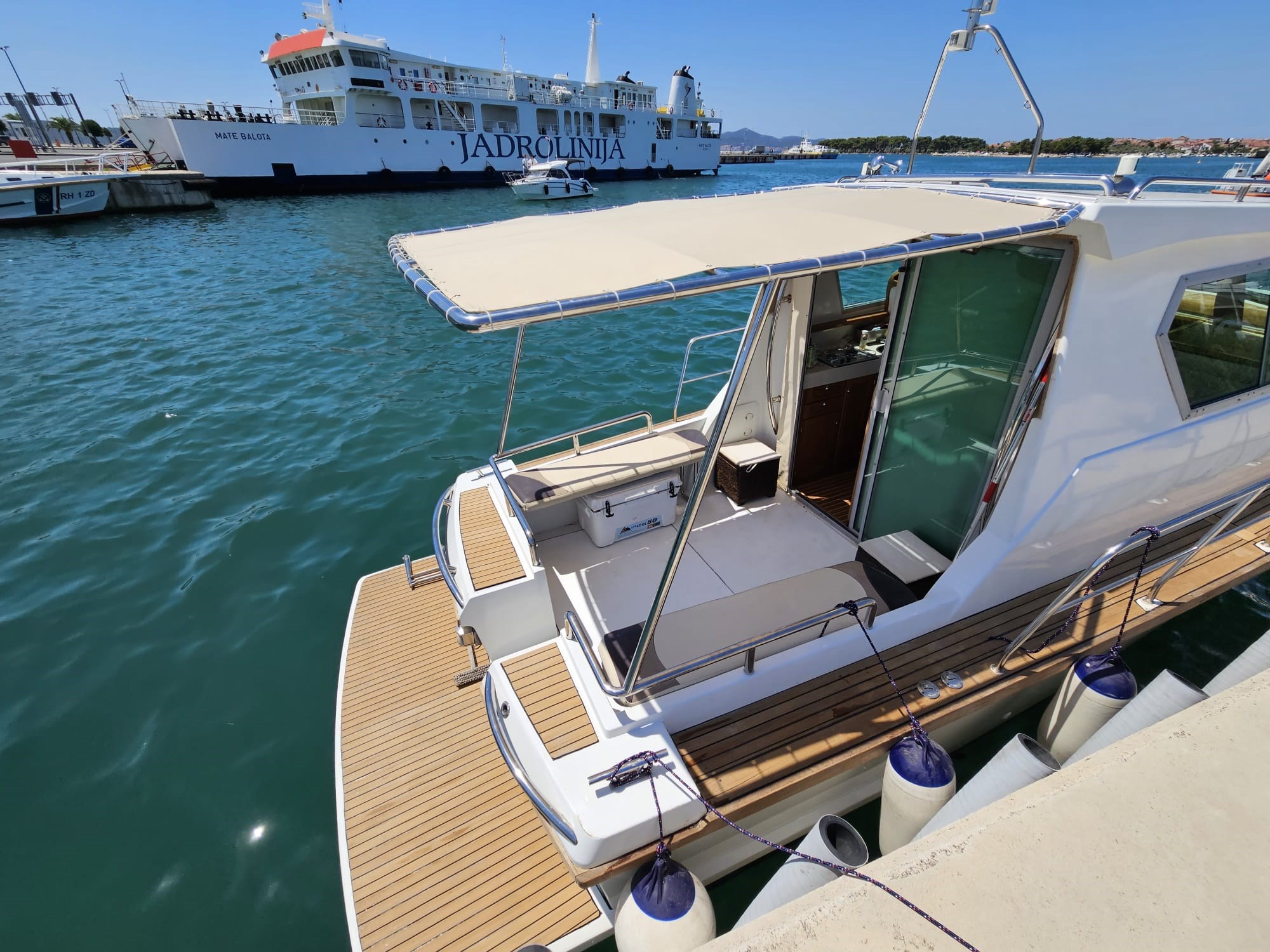 Coronet 32 · 1982 en venta en Croacia — foto 4