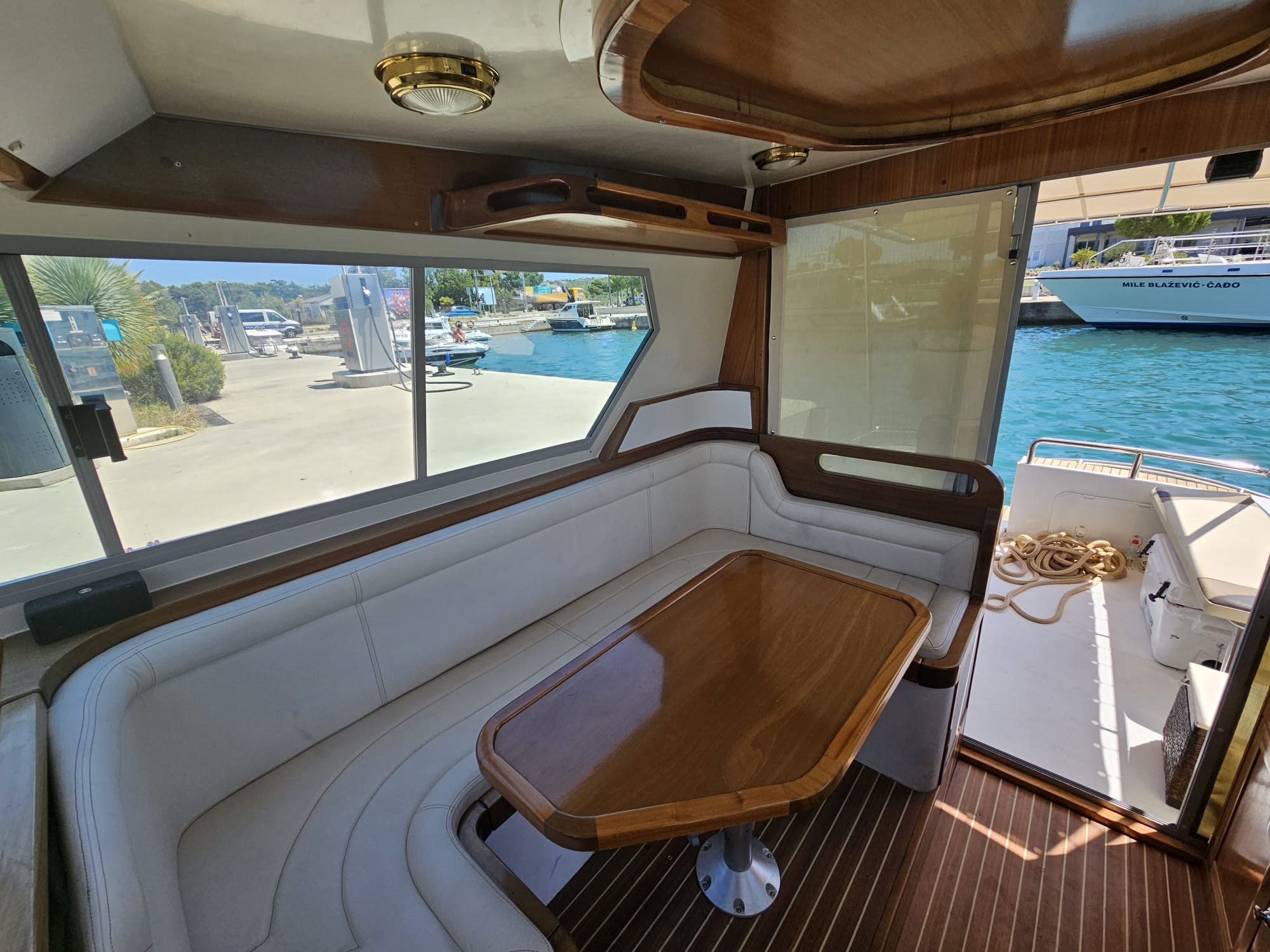 Coronet 32 · 1982 en venta en Croacia — foto 5