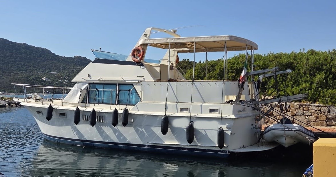 Hatteras 39 Motor Yacht · 1974 zu verkaufen – Sardinien — Foto 1