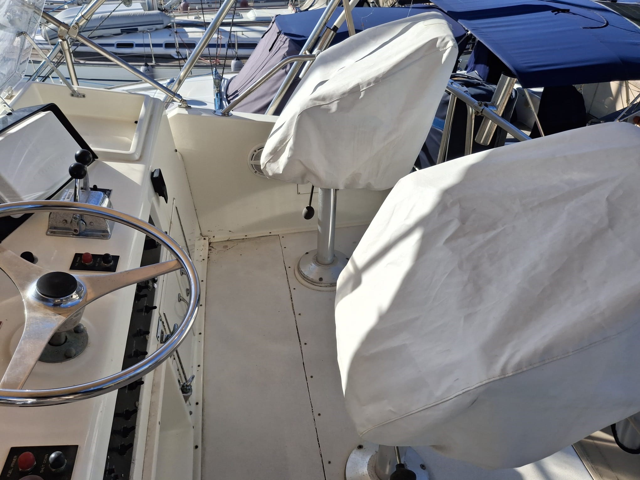 Hatteras 38 Convertible · 1992 en venta en Toscana (Livorno y Elba) — foto 7