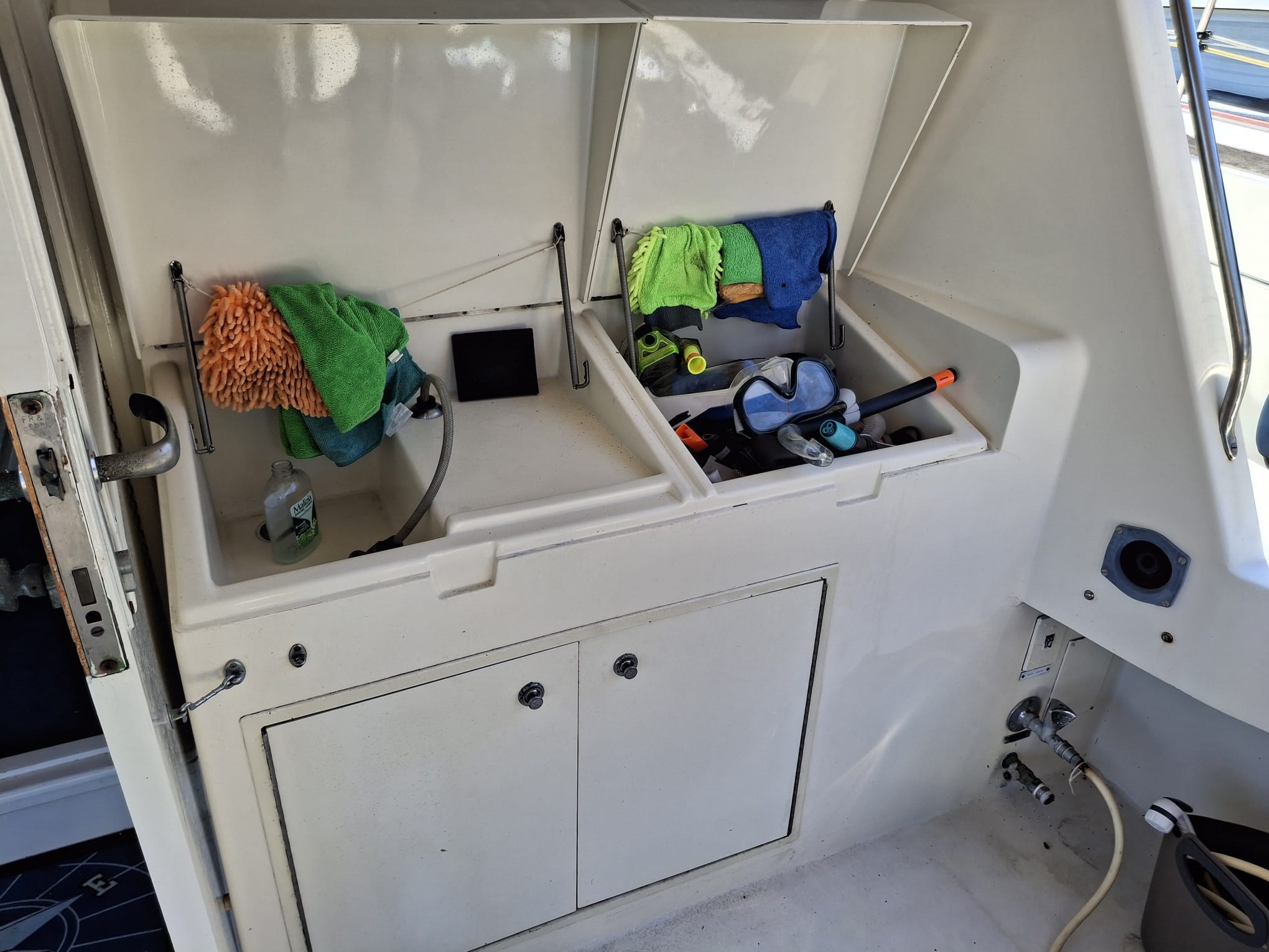 Hatteras 38 Convertible · 1992 en venta en Toscana (Livorno y Elba) — foto 9