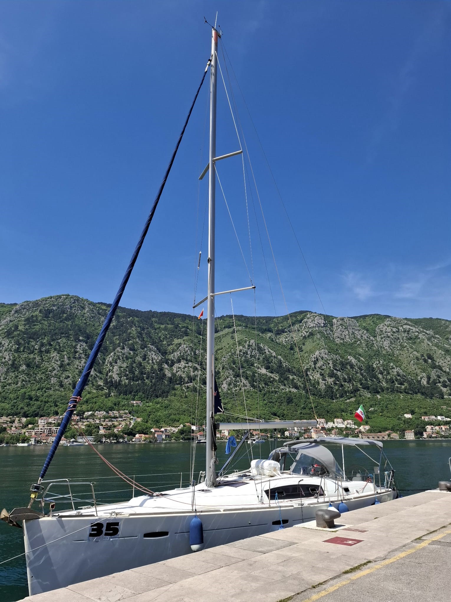 Beneteau Oceanis 43 · 2011 for sale in Other area — photo 4