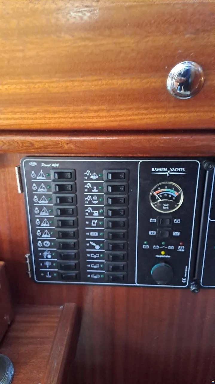 Bavaria 38 · 2002 zu verkaufen – Toskana (Livorno und Elba) — Foto 10
