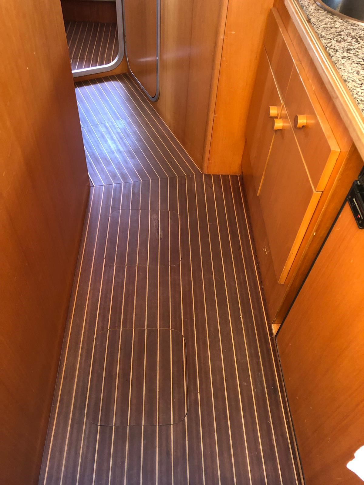 Ferretti 38 Roadstar · 1984 in vendita in Toscana (Livorno ed Elba) — foto 7