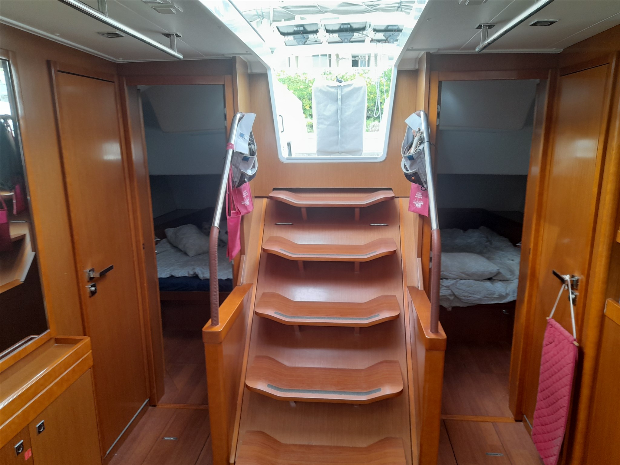 Beneteau Oceanis 55 · 2015 for sale in French Riviera — photo 5