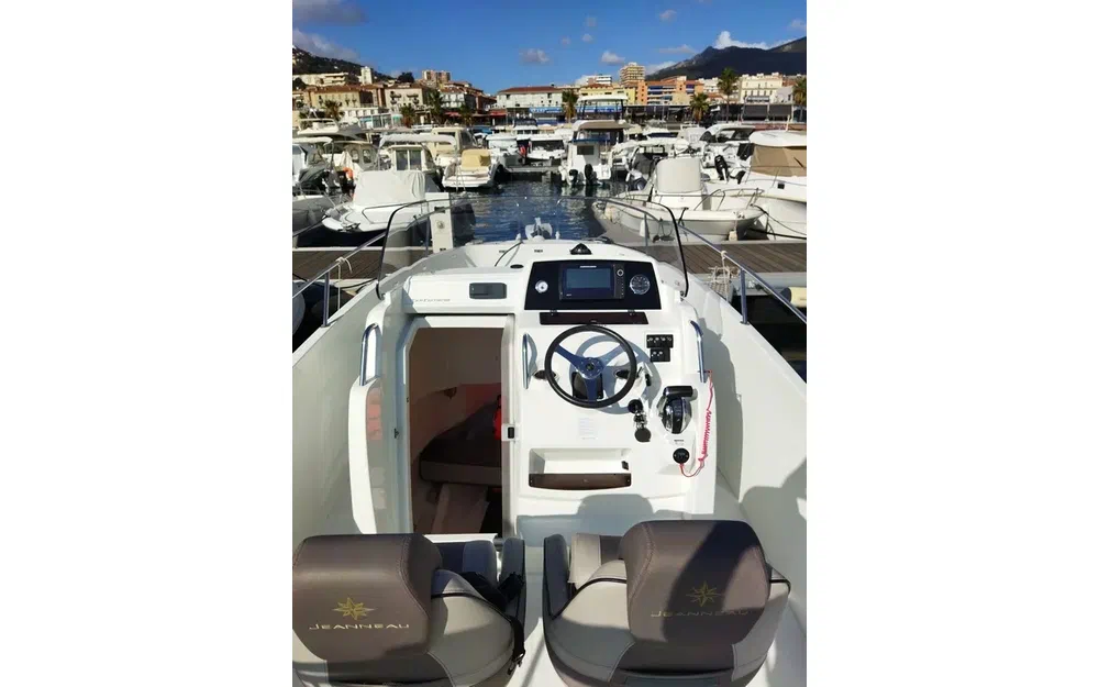 Jeanneau Cap Camarat 7.5 CC · 2012 for sale in French Riviera — photo 2