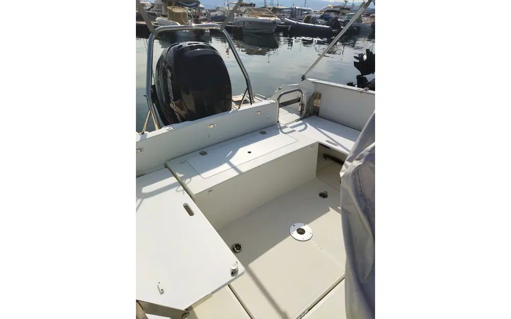 Jeanneau Cap Camarat 7.5 CC · 2012 for sale in French Riviera — photo 8