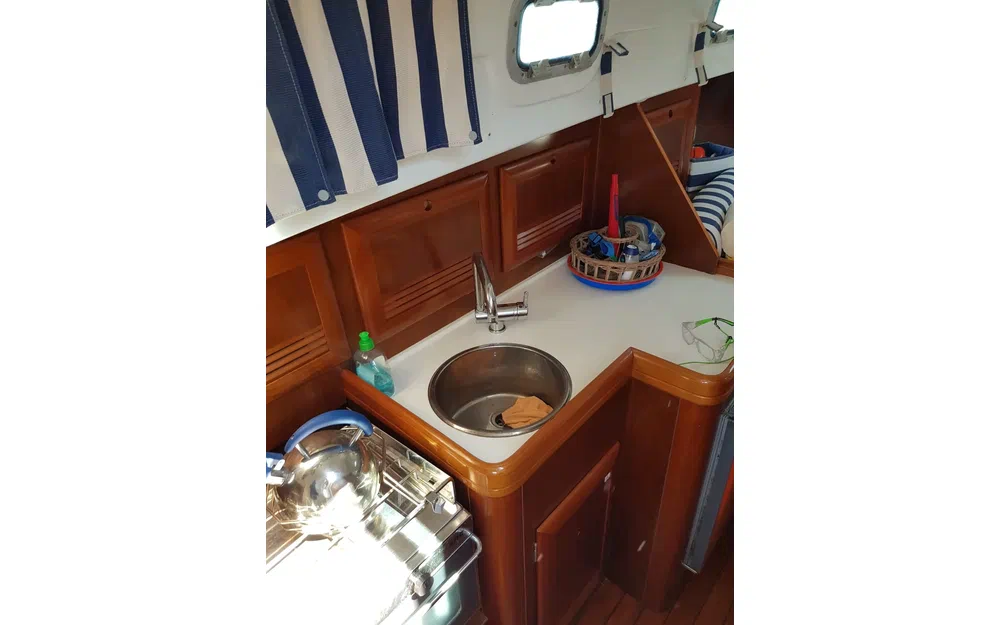 Beneteau Ombrine 900 · 1999 for sale in French Riviera — photo 9