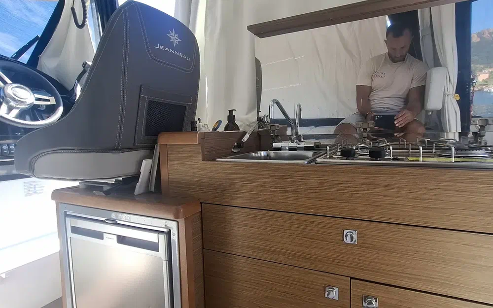 Jeanneau Merry Fisher 895 · 2021 en venta en Costa Azul — foto 7