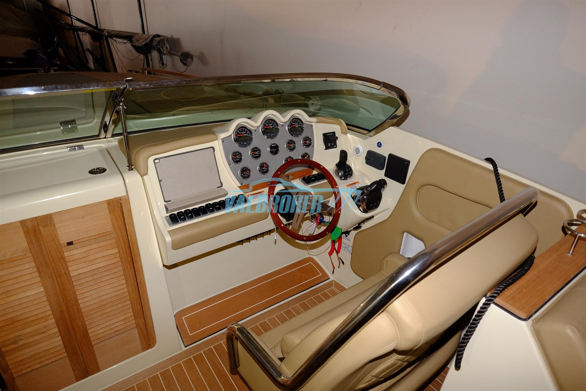 Chris Craft CORSAIR 32 · 2016 à vendre – Autre zone — photo 8