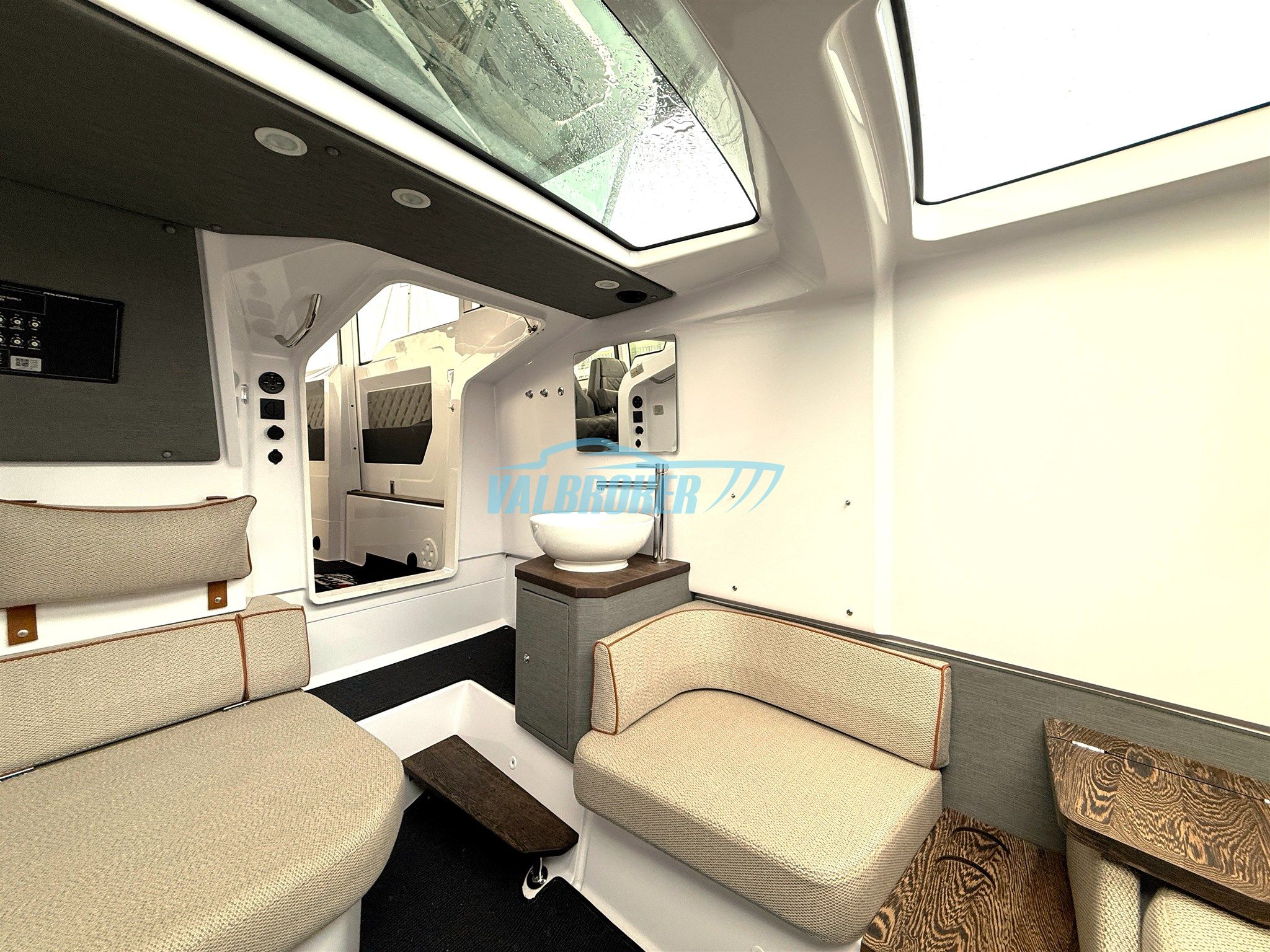 Axopar 37 XC Cross Cabin · 2020 zu verkaufen – Andere Region — Foto 5