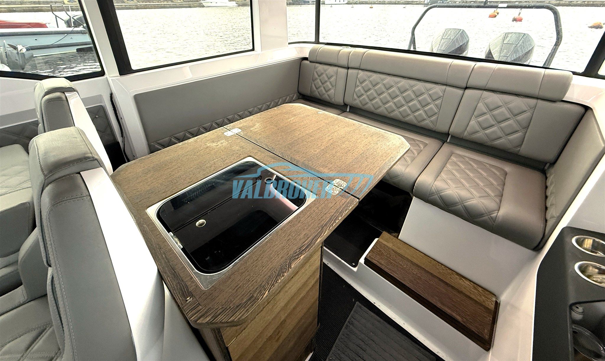 Axopar 37 XC Cross Cabin · 2020 zu verkaufen – Andere Region — Foto 6