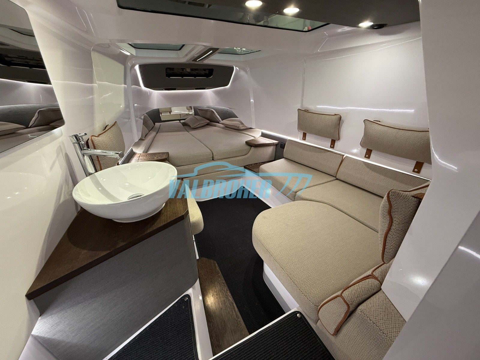 Axopar 37 XC Cross Cabin · 2020 zu verkaufen – Andere Region — Foto 8