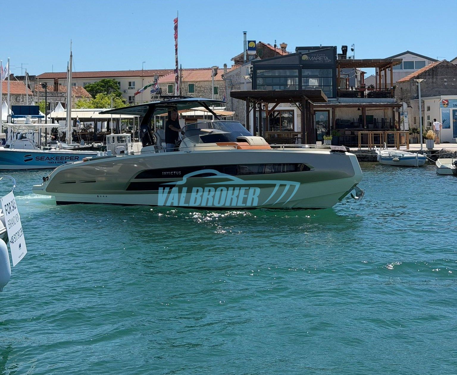 Invictus GT320 · 2023 in vendita in Altra zona — foto 4