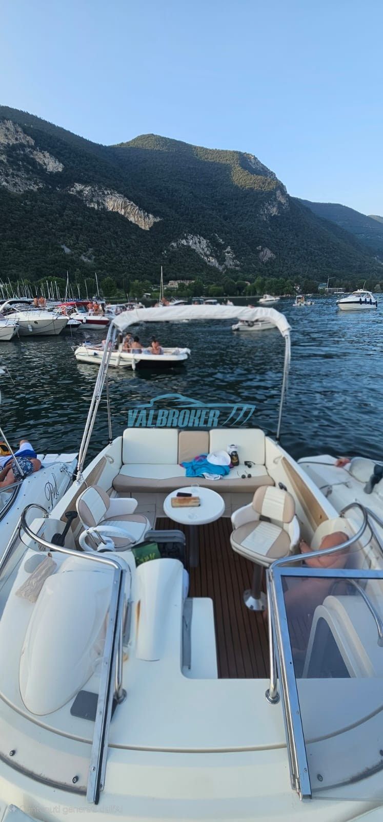 Quicksilver Activ 640 Cabin · 2011 en venta en Otra zona — foto 8
