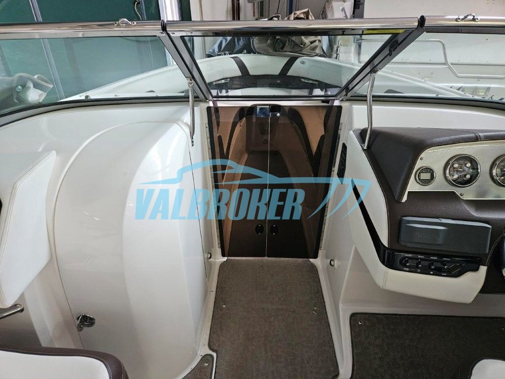Regal Marine 2500 · 2016 in vendita in Altra zona — foto 6