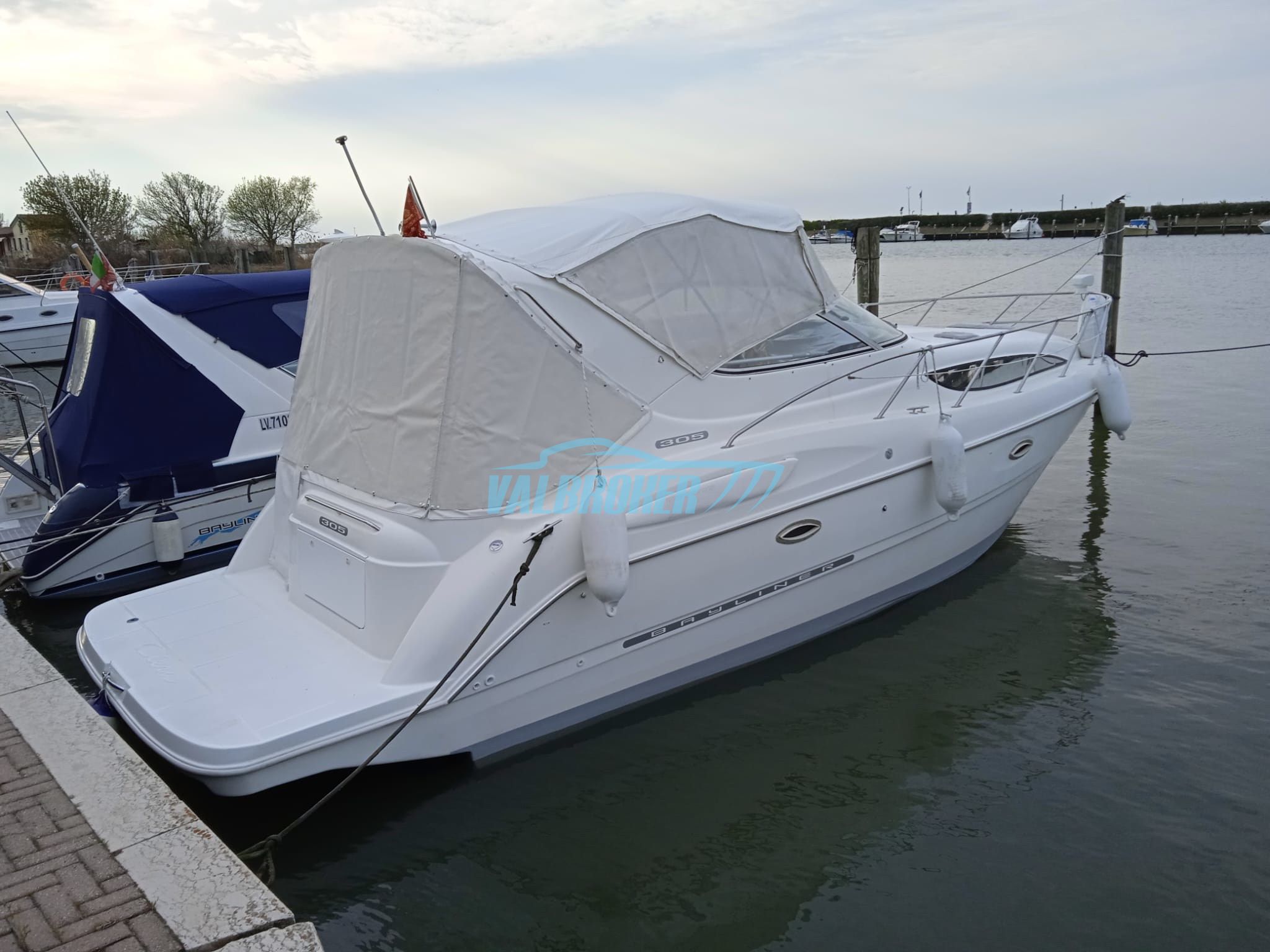 Bayliner 3055 EL · 1999 in vendita in Veneto e Alto Adriatico — foto 3