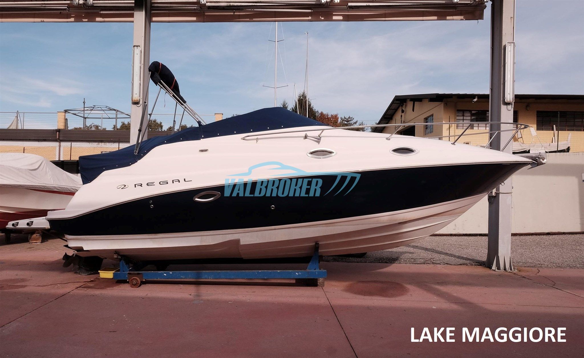 Regal Marine COMMODORE 2665 · 2002 in vendita in Altra zona — foto 1