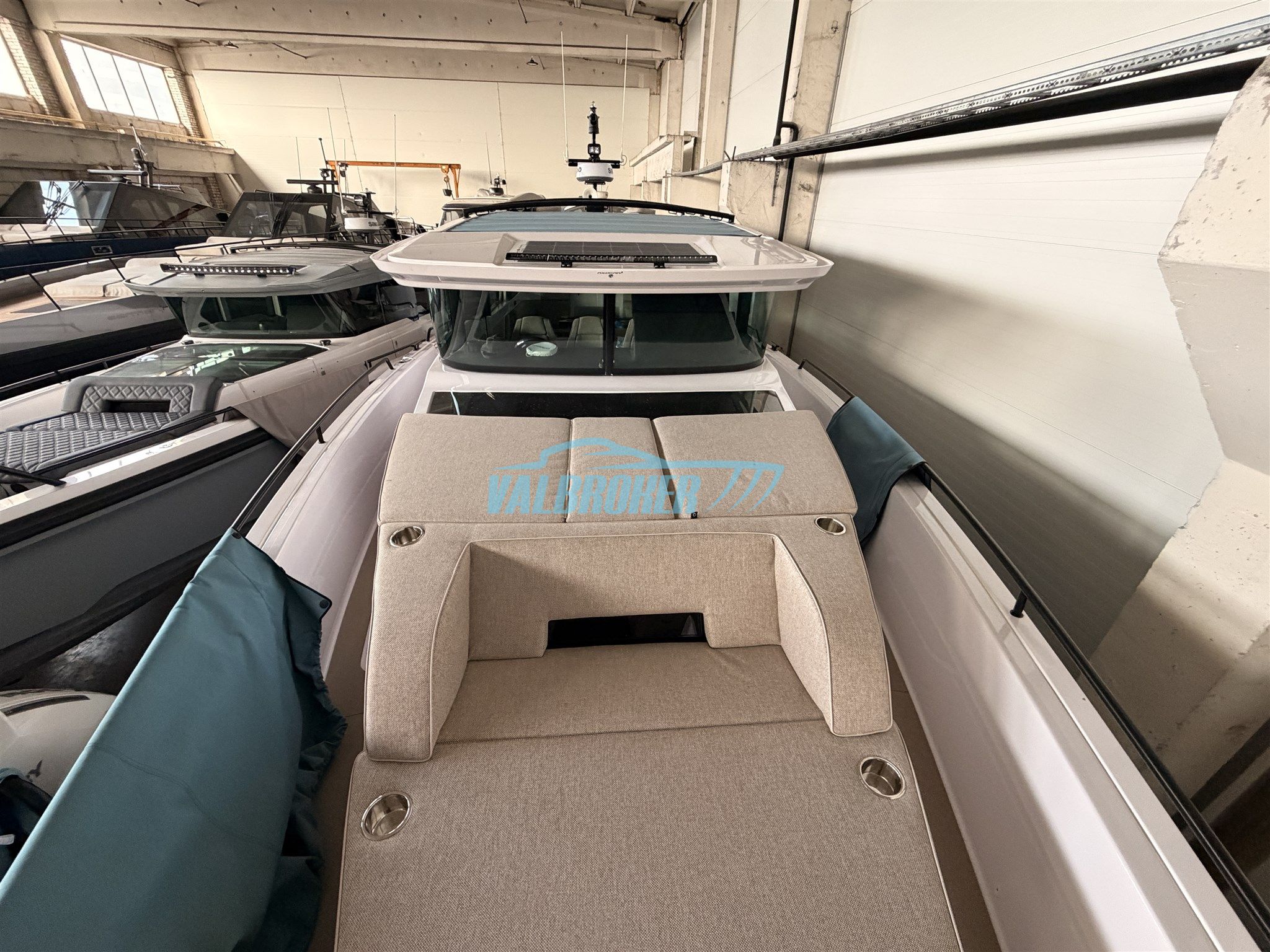 Axopar 45 Cross Cabin · 2025 zu verkaufen – Andere Region — Foto 6