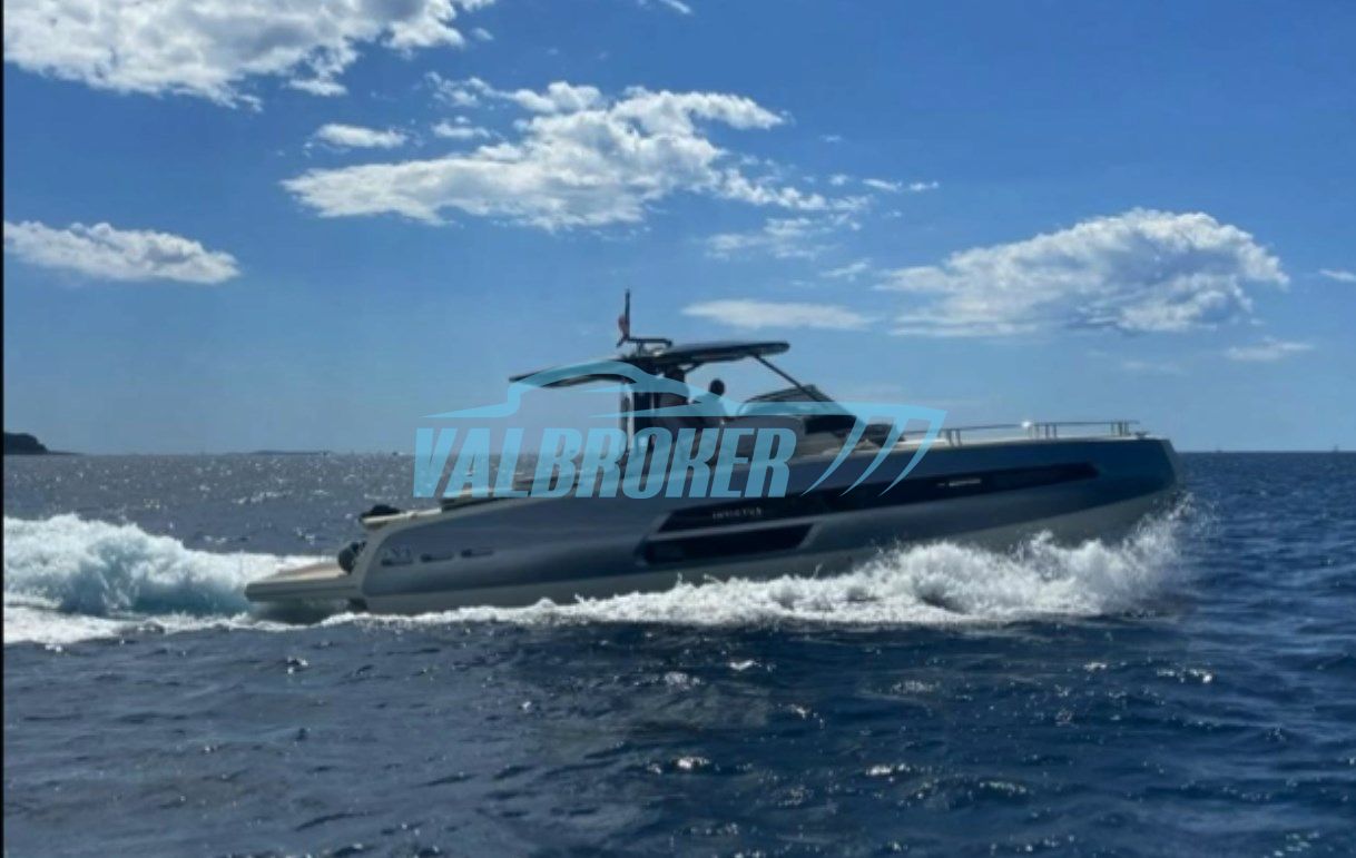 Invictus GT370 · 2019 in vendita in Altra zona — foto 3