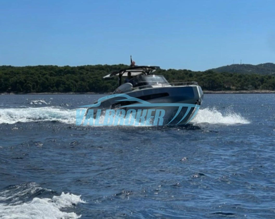 Invictus GT370 · 2019 in vendita in Altra zona — foto 5