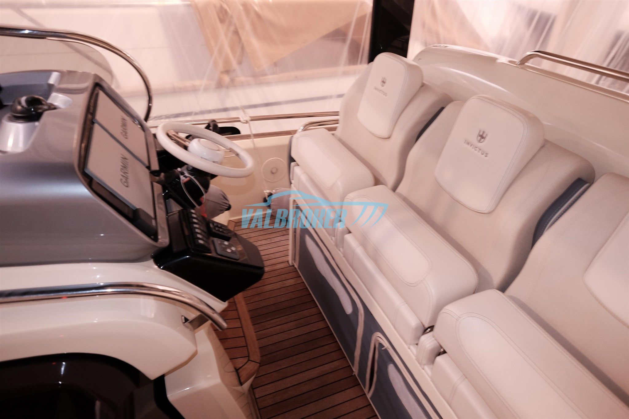 Invictus GT370 · 2019 in vendita in Altra zona — foto 10
