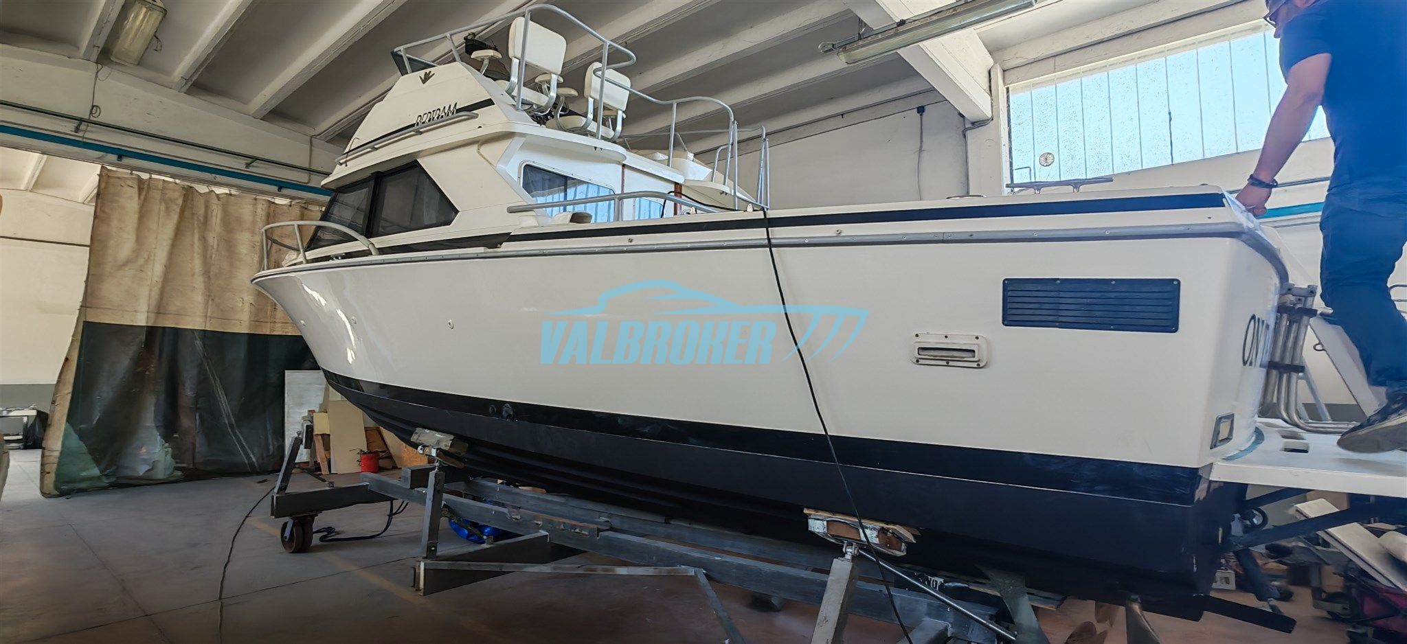 Bertram Yacht 28 Fly · 1991 à vendre – Autre zone — photo 3