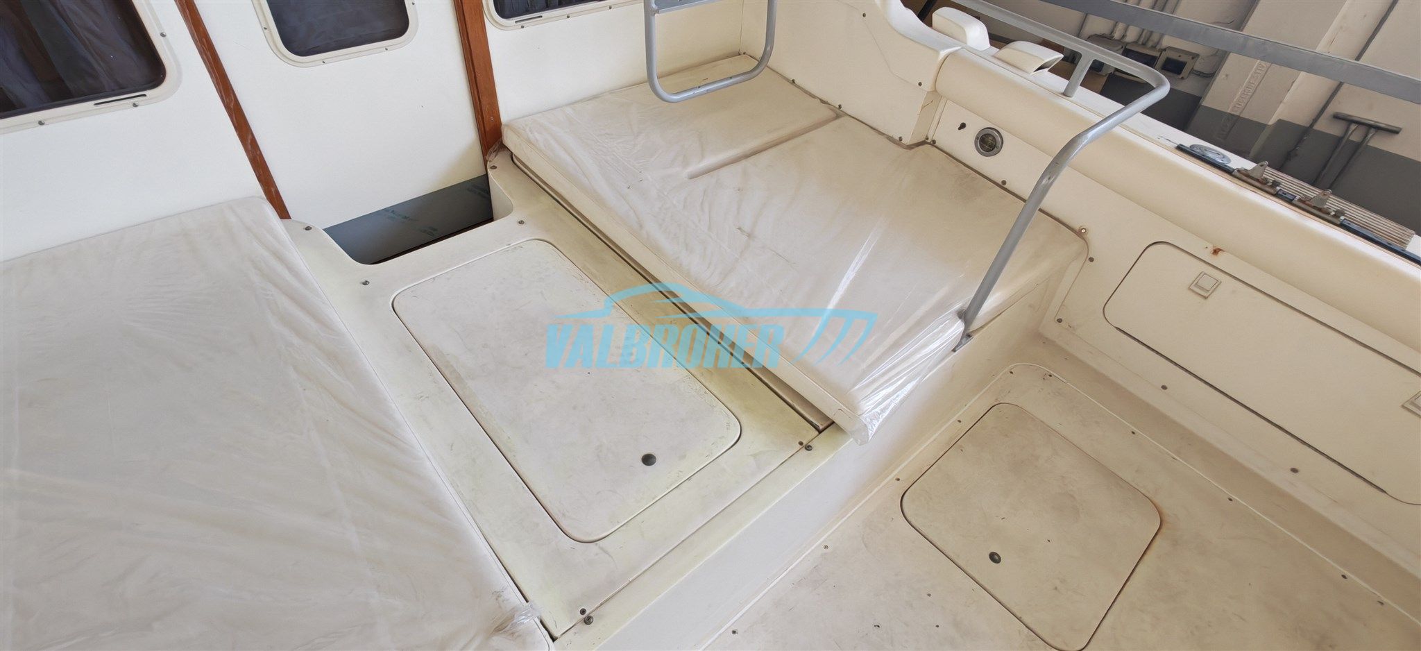 Bertram Yacht 28 Fly · 1991 à vendre – Autre zone — photo 7