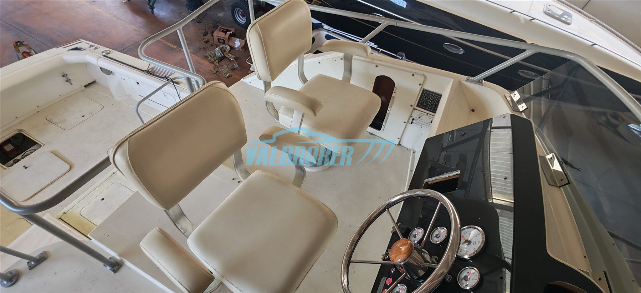 Bertram Yacht 28 Fly · 1991 à vendre – Autre zone — photo 8