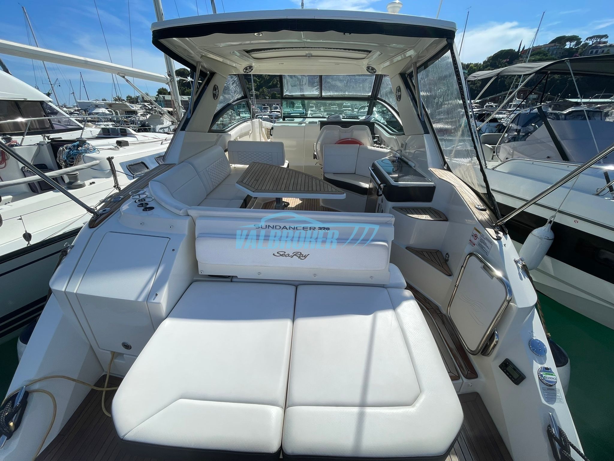 Sea Ray 320 Sundancer · 2018 for sale in Other area — photo 6