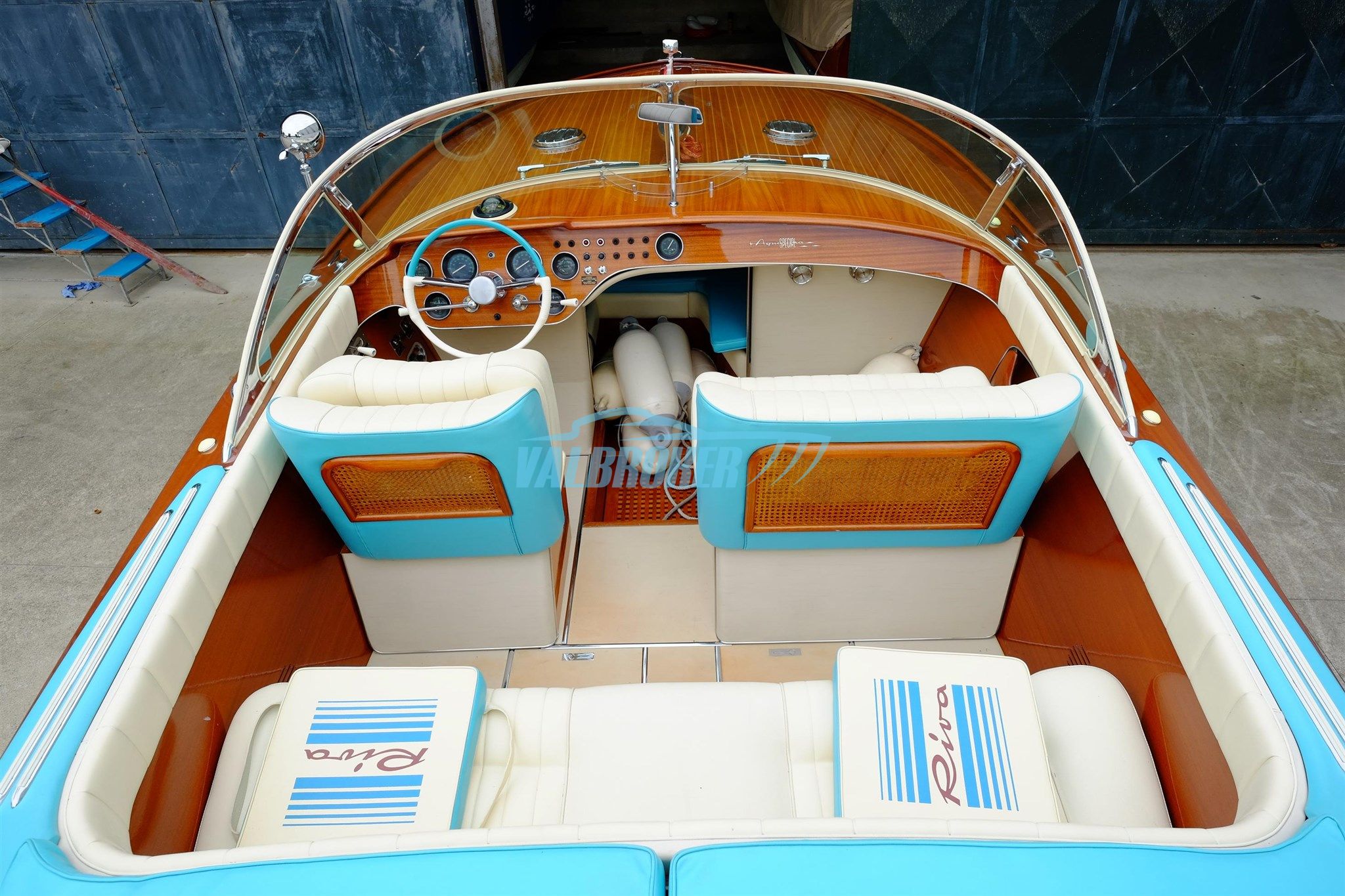 Riva AQUARAMA SPECIAL · 1985 in vendita in Altra zona — foto 1