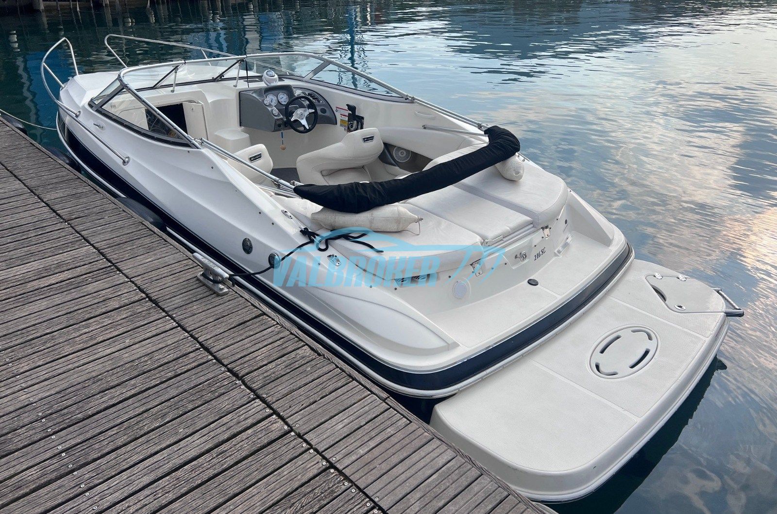 Larson Boats 216 Senza · 2009 zu verkaufen – Andere Region — Foto 3