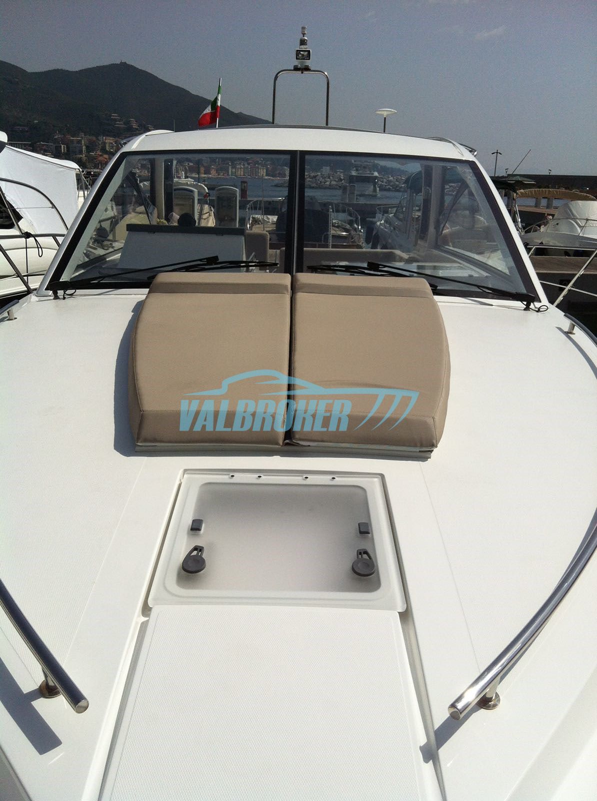 Sealine SC 35 · 2011 in vendita in Liguria e Genova — foto 7