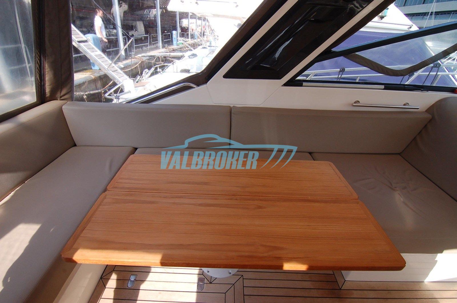 Sealine SC 35 · 2011 in vendita in Liguria e Genova — foto 9