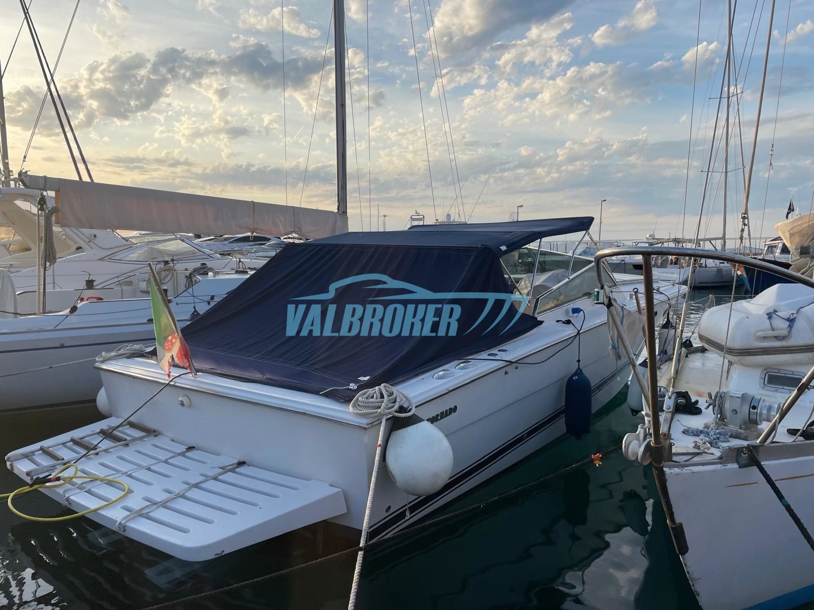 Tornado 38 · 1992 en venta en Toscana (Livorno y Elba) — foto 6