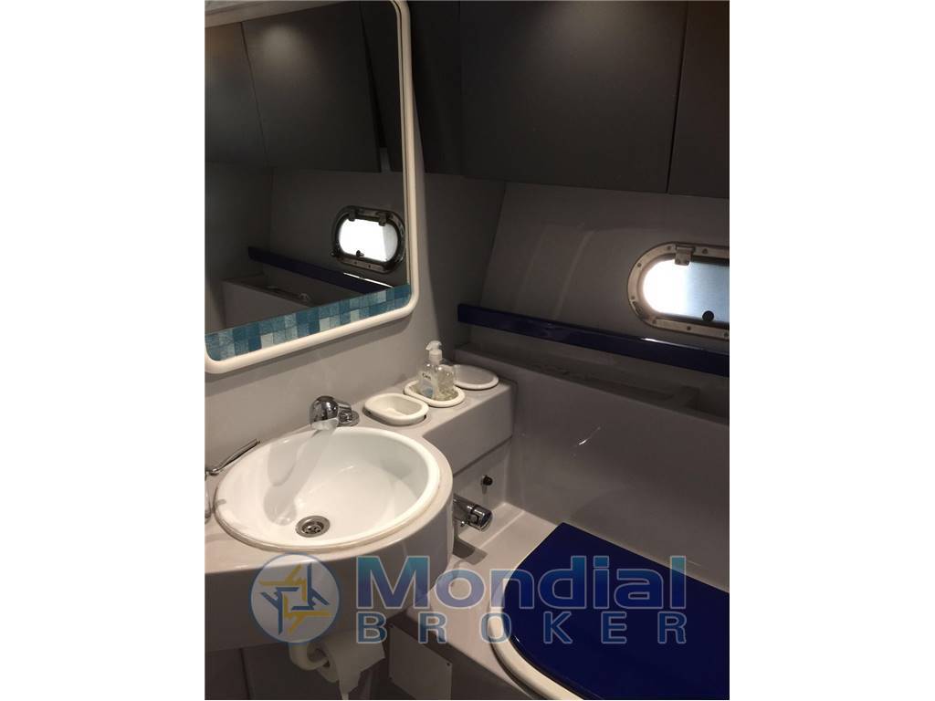 Ferretti 39 Fly · 1992 for sale in Other area — photo 10