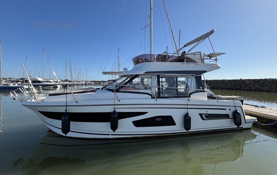 Jeanneau MERRY FISHER 1095 FLY · 2020 for sale in Vendée & La Rochelle — photo 1