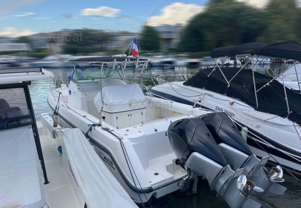 Boston Whaler 28 Outrage · 2000 à vendre – Côte d'Azur — photo 2
