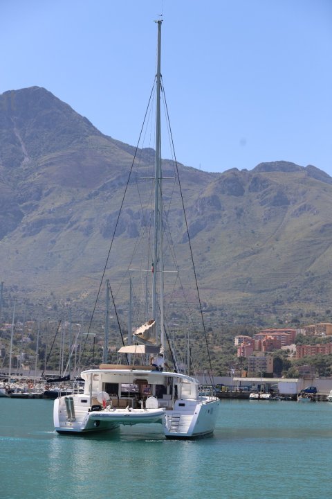 Lagoon 450F · 2012 en venta en Otra zona — foto 3
