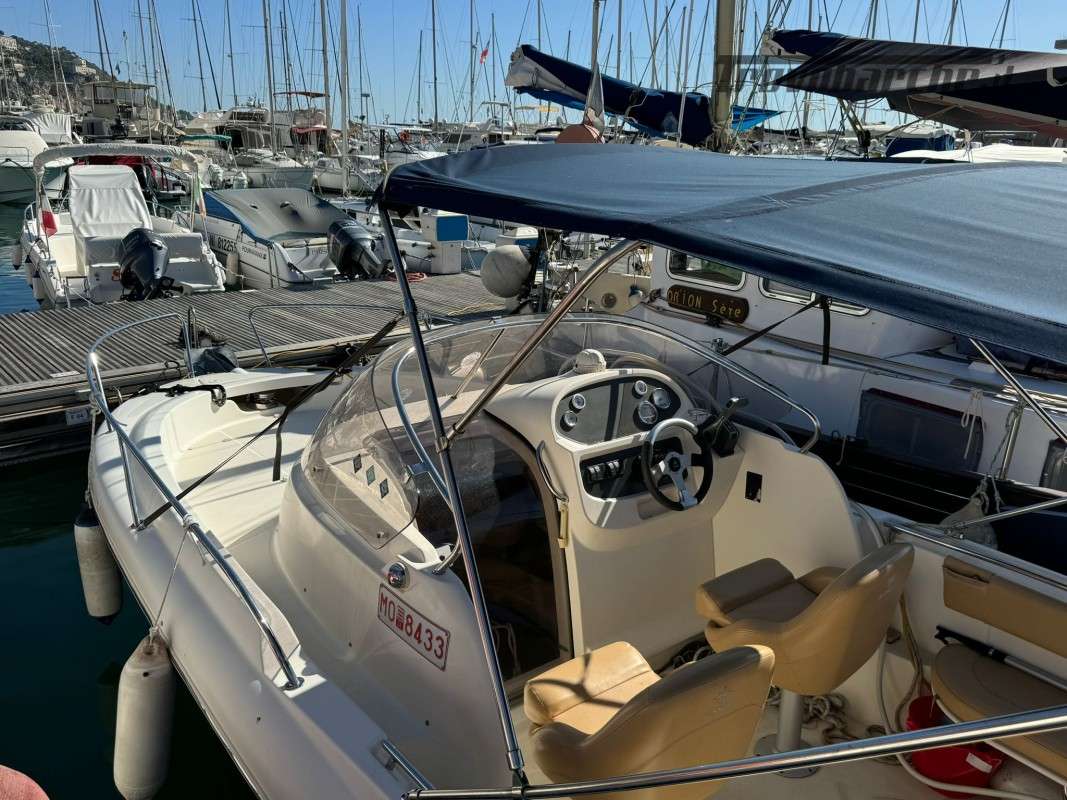 Jeanneau Cap Camarat 715 WA · 2006 in vendita in Costa Azzurra — foto 5