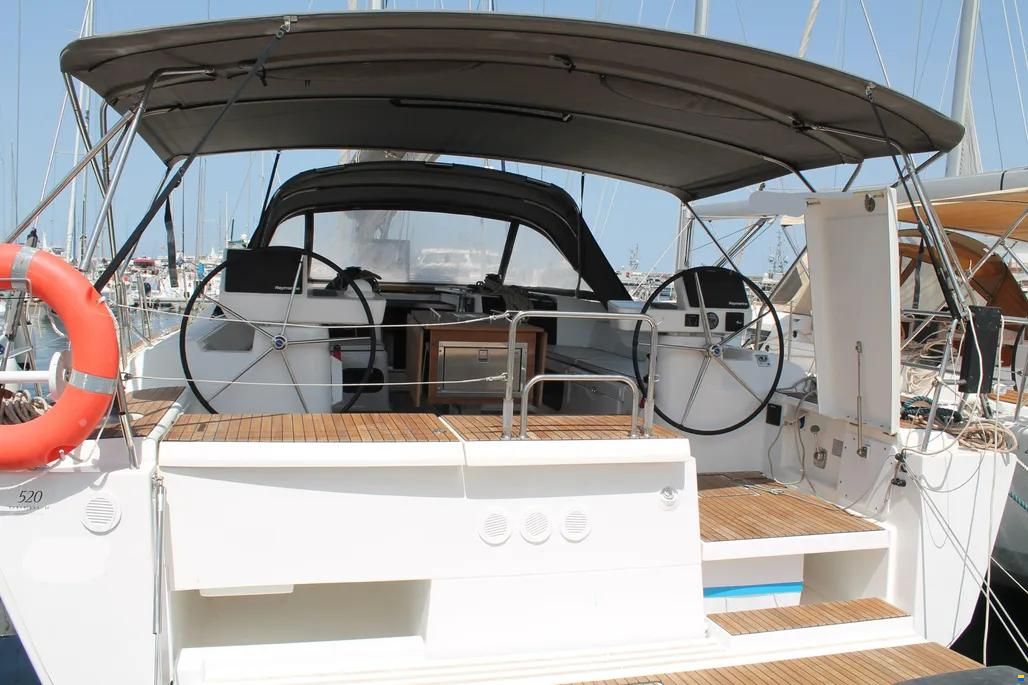Dufour 520 · 2019 in vendita in Sicilia — foto 4