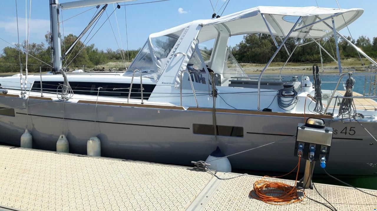 Beneteau Oceanis 45 · 2016 en venta en Cícladas y Dodecaneso — foto 1
