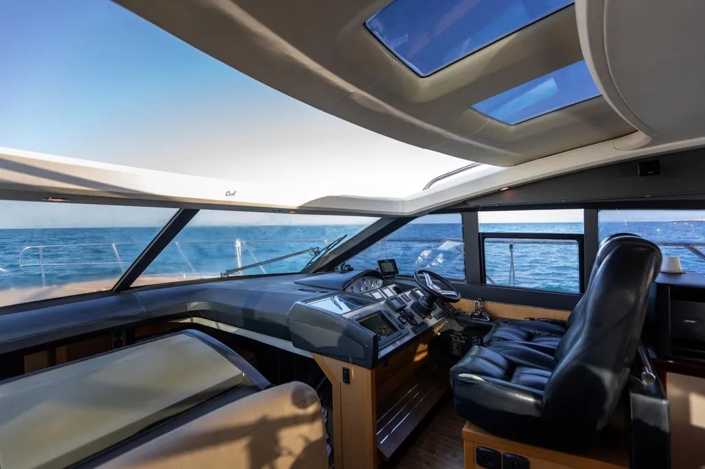 Princess V52 · 2012 à vendre – Autre zone — photo 4