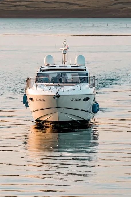 Princess V52 · 2012 à vendre – Autre zone — photo 5