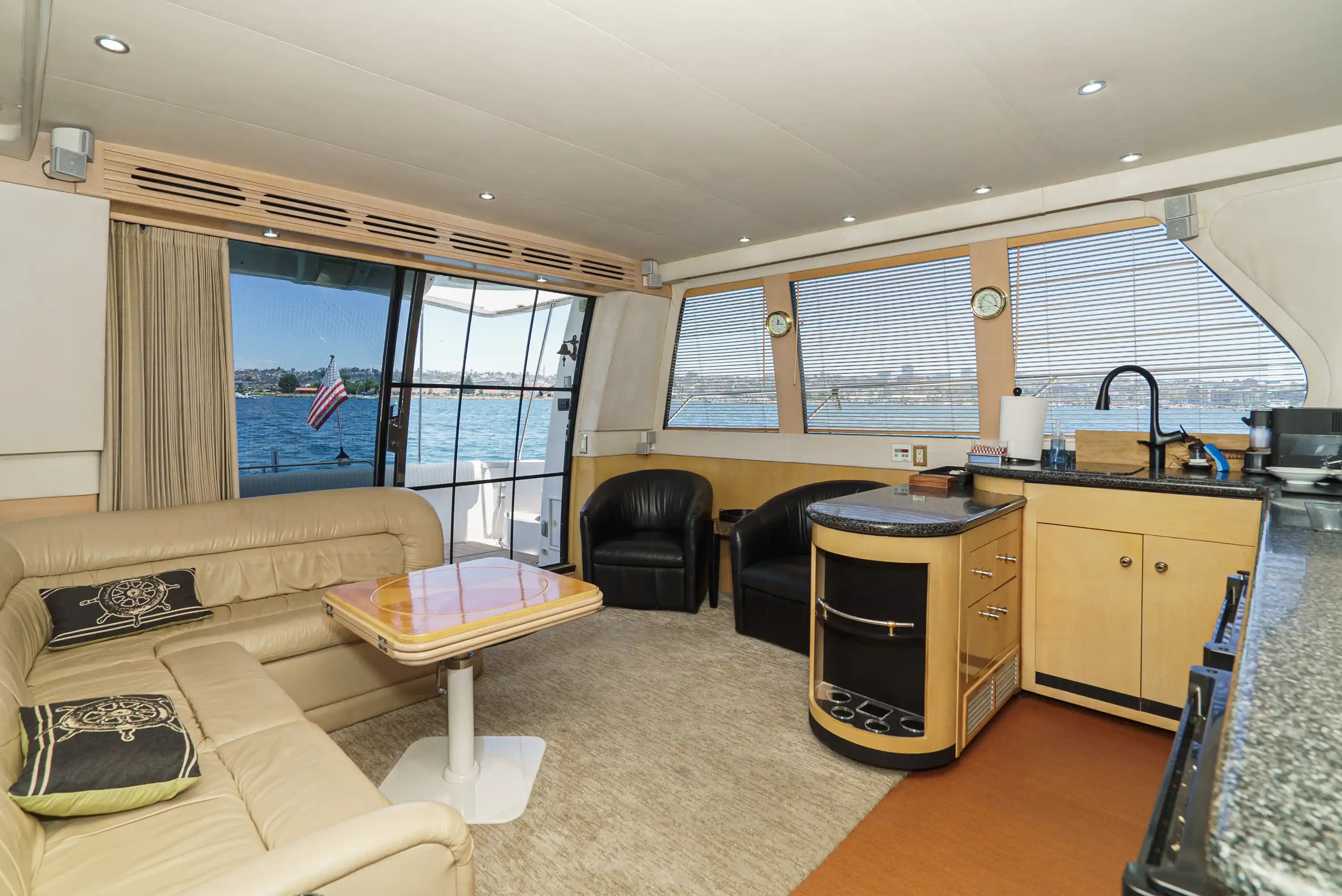 Carver 530 Voyager Pilothouse · 1999 en venta en California — foto 2