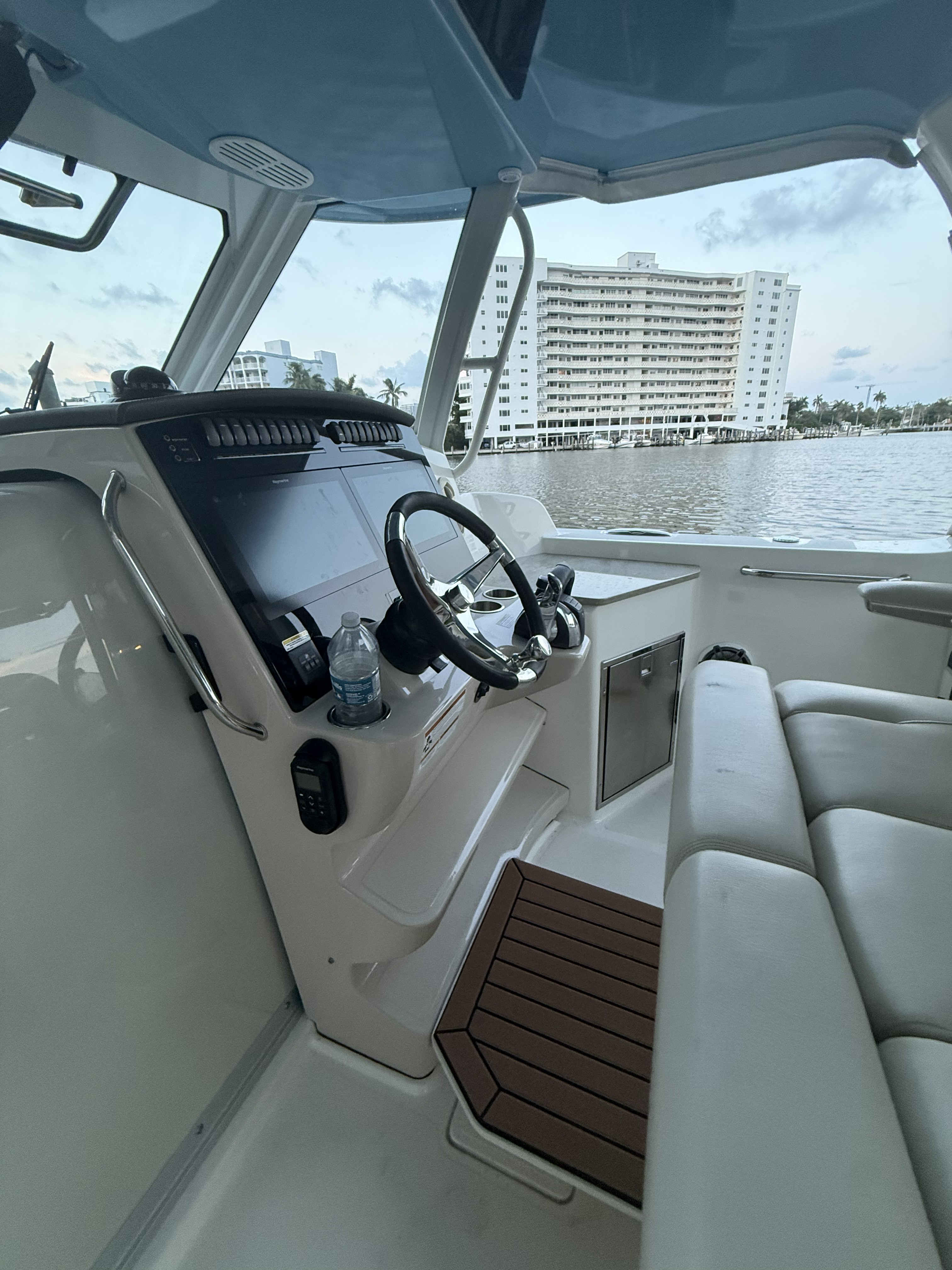 Boston Whaler 350 Realm · 2021 à vendre – Floride — photo 10