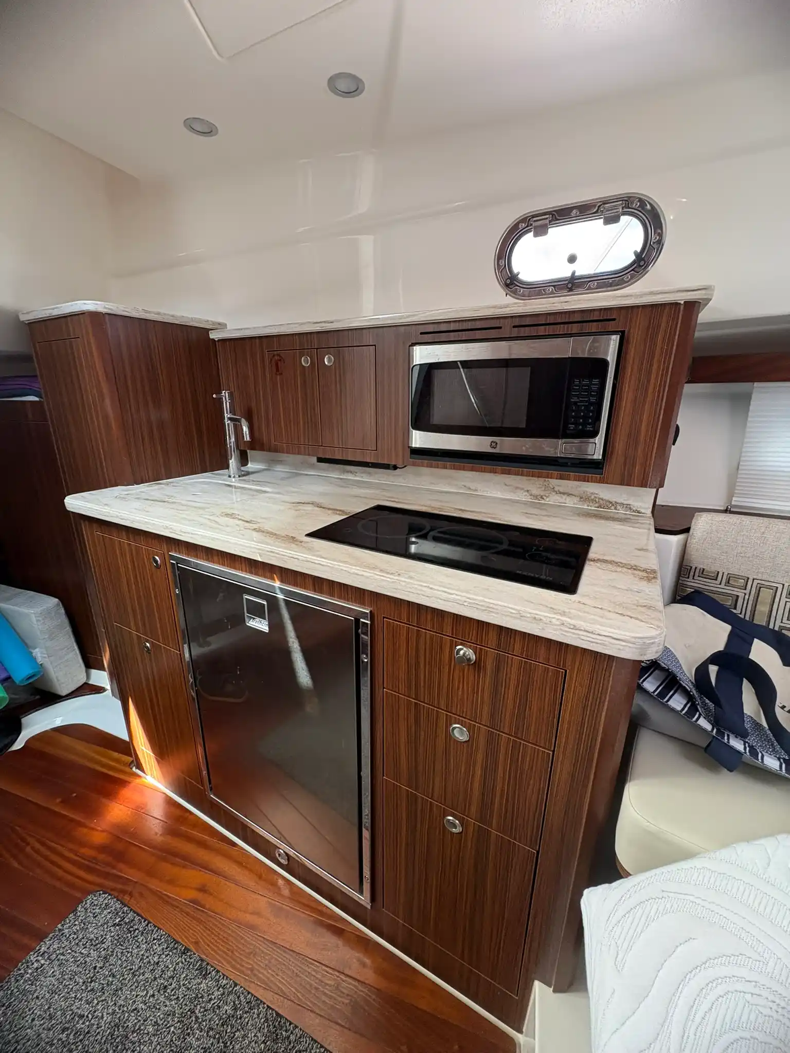 Pursuit OS 355 · 2024 for sale in Caribbean — photo 1