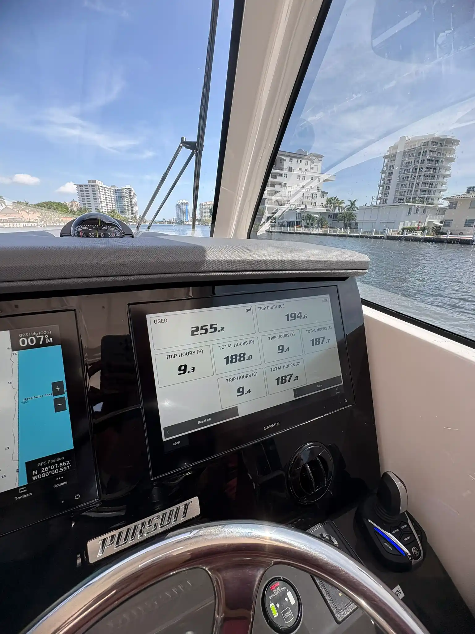 Pursuit OS 355 · 2024 for sale in Caribbean — photo 4