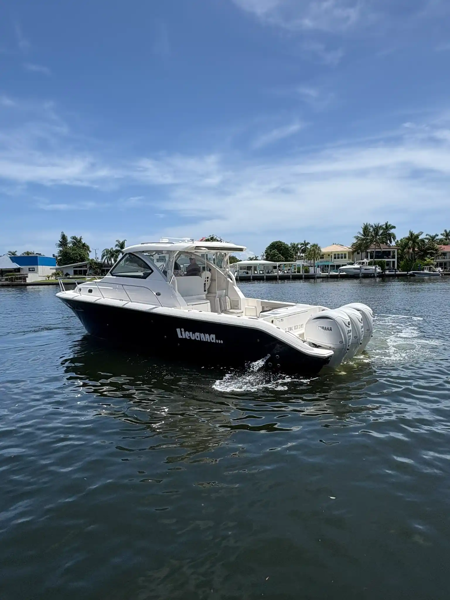 Pursuit OS 355 · 2024 for sale in Caribbean — photo 6