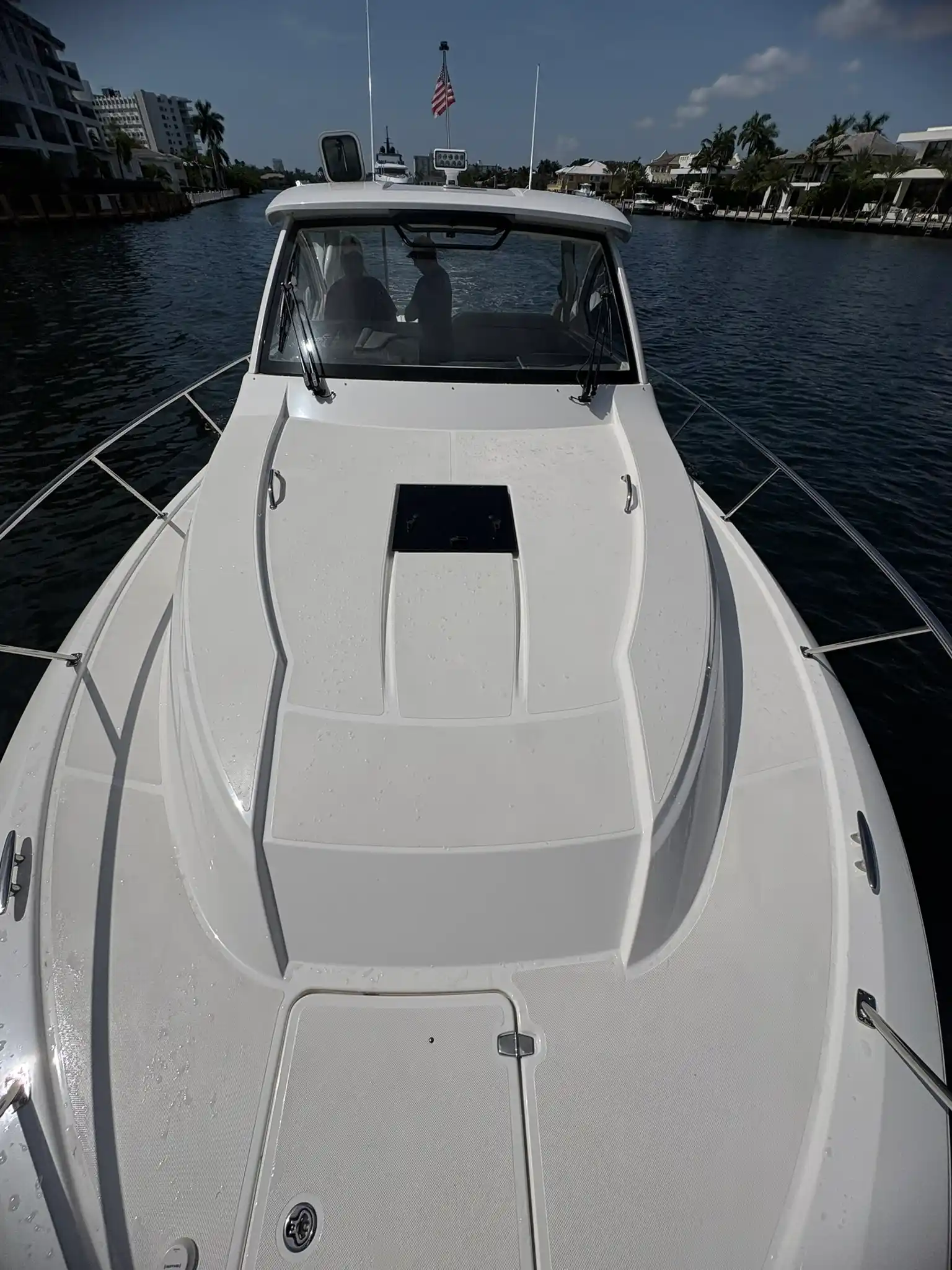 Pursuit OS 355 · 2024 for sale in Caribbean — photo 7